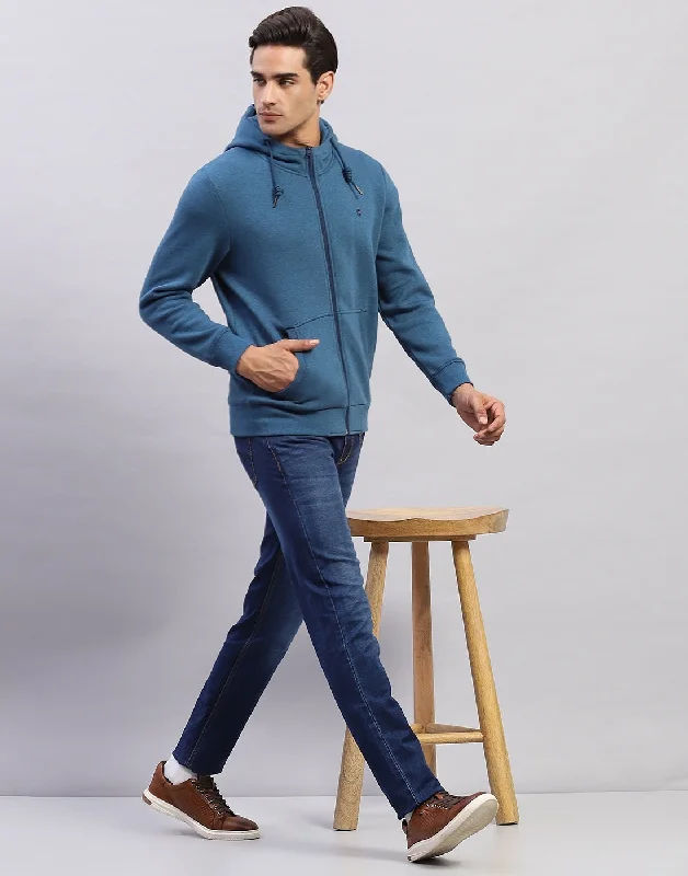 Relaxed Footwear Men Blue Solid Hooded Full Sleeve Sweatshirt